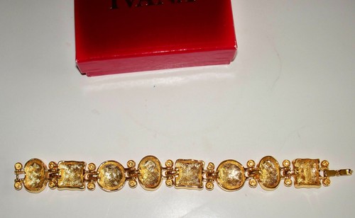 NEW Vintage “IVANA” 22KYG/Pewter 71/2” Chunky Black & Gold Bracelet – B6a - Picture 6 of 6