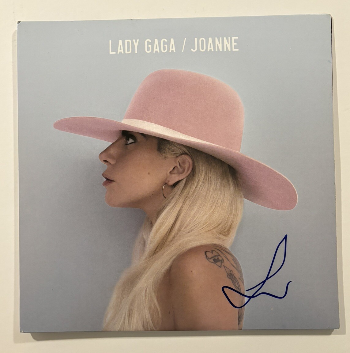 Lady Gaga Signed Joanne Vinyl JSA COA #AP09791 Rare Lady Gaga Signed Joanne Vinyl JSA COA #AP09791 Rare