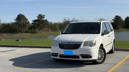 2013 Chrysler Town & Country