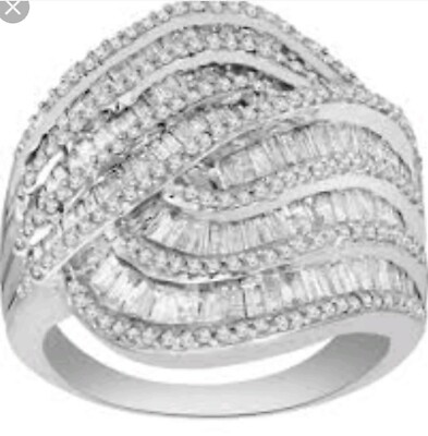 Brand New 2CTTW Diamond Ring - Gorgeous