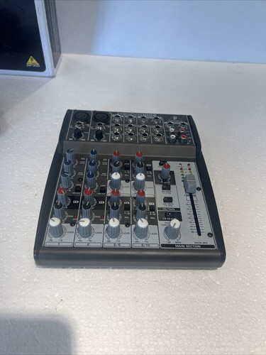 Behringer XENYX Preamps Q1002USB Audio Mixer / Audio Interface - Picture 12 of 14
