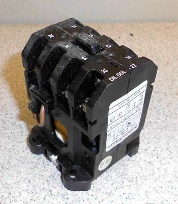 Klöckner Moeller Schütz DIL00L-22 Betätigung 220 V Volt 50 Hz AC VAC 2S/NO 2Ö/NC