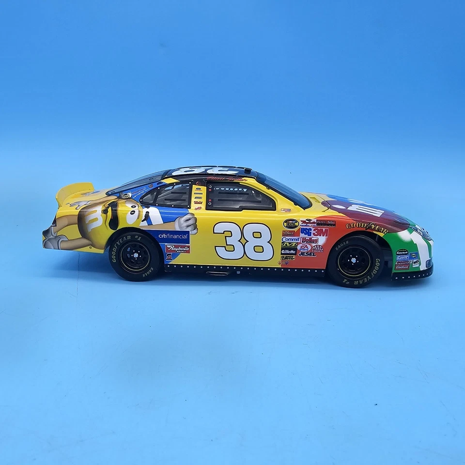 Elliot Sadler M&M's #38 escala 1/24 NASCAR diecast - 2006 RCCA Foto 4 de 4