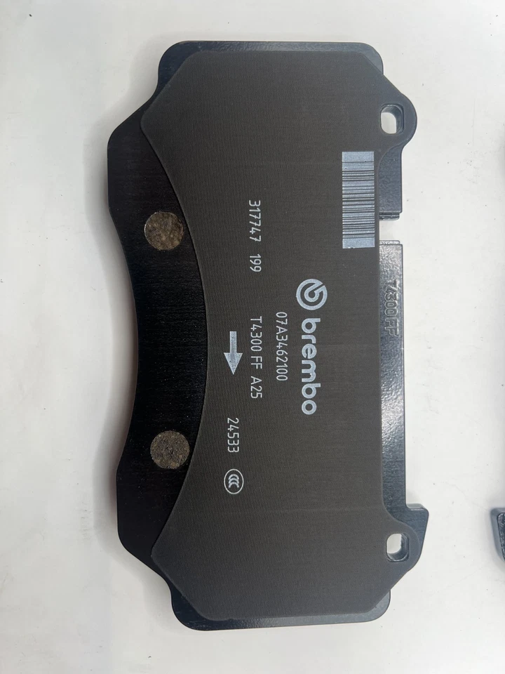 Pastillas de freno delanteras Aston Martin Vanquish Foto 3 de 4