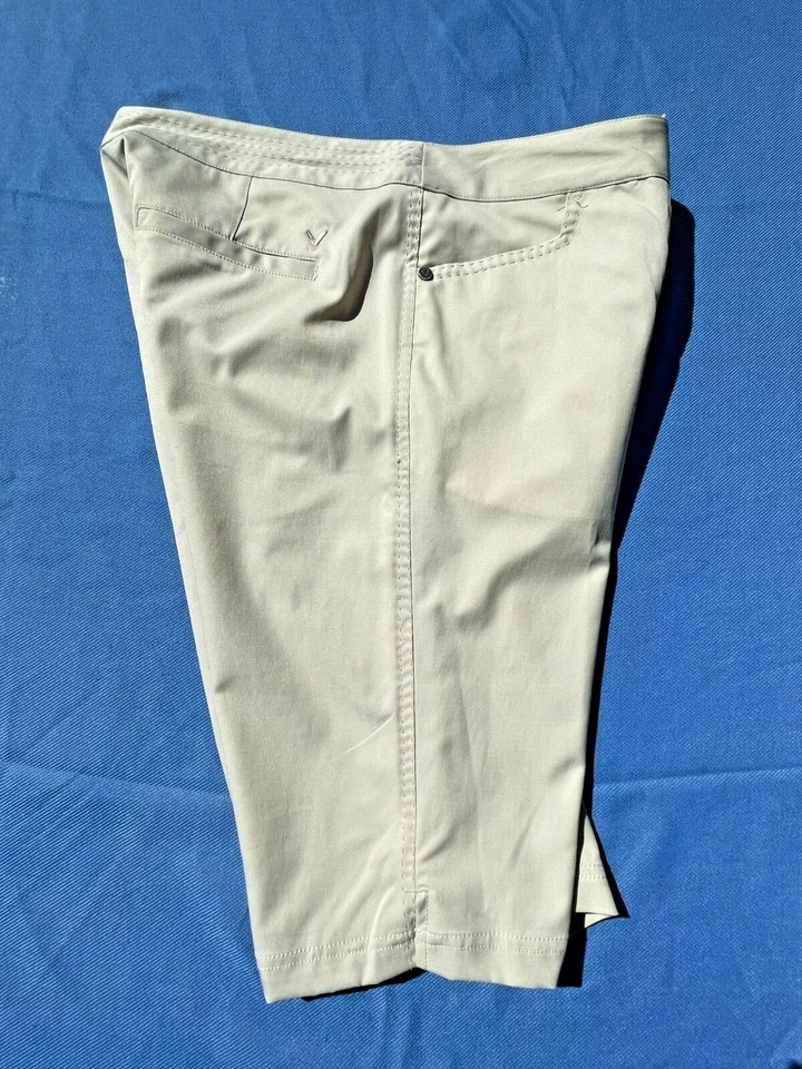Bermuda de golfe Callaway feminina tamanho 6 bege casual conforto 10" cintura 32" W - Imagem 4 de 4