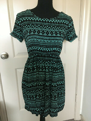 green emerald velvet dress Dress Casual Maxi By Forever 21 In Black & Green, Size:3