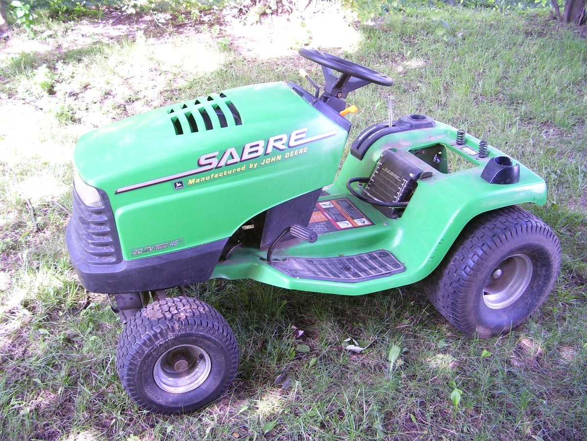 JOHN DEERE SABRE GX20 LAWN TRACTOR