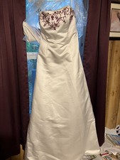 Sleeveless Wedding Dress White And Burgundy Size 8