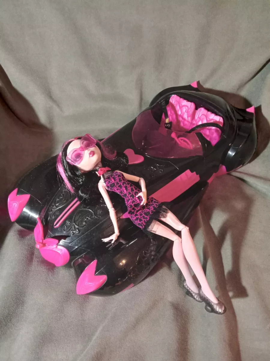 MONSTER HIGH DRACULAURA CONVERTIBLE CAR Playset