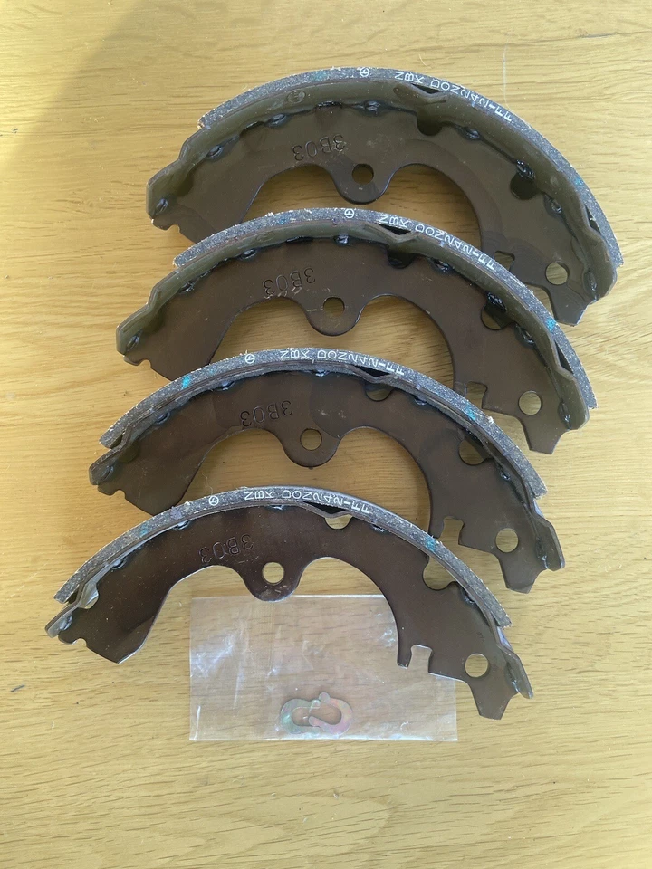Toyota Tercel 1979-1989 Genuine NOS Rear Brake Shoe Kit 04495-16021 - Image 3 of 4