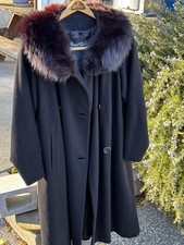 Vintage Wool Coat , Genuine Fox Fur Collar. Medium