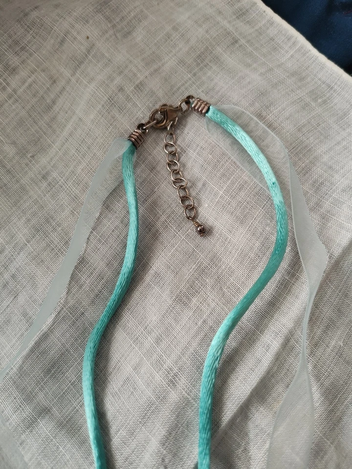 Piedra de crisocola grande sobre cinta azul 925 abrazadera de extremo THAI y cierre 925. 16" L Foto 4 de 4