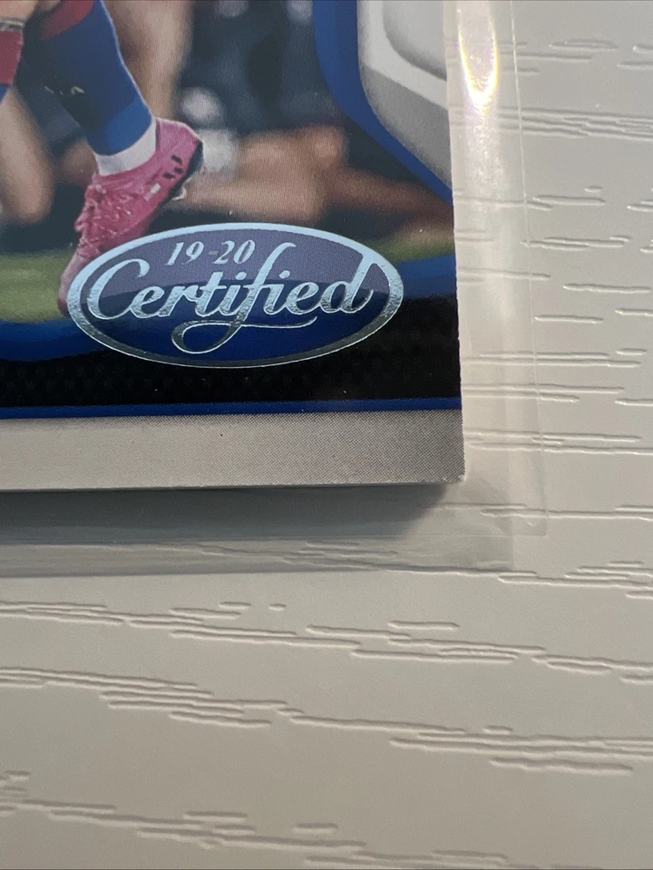 2019-20 Panini Chronicles - Fabric of the Game Lionel Messi #FG-LM Dual Color - Image 4 of 4