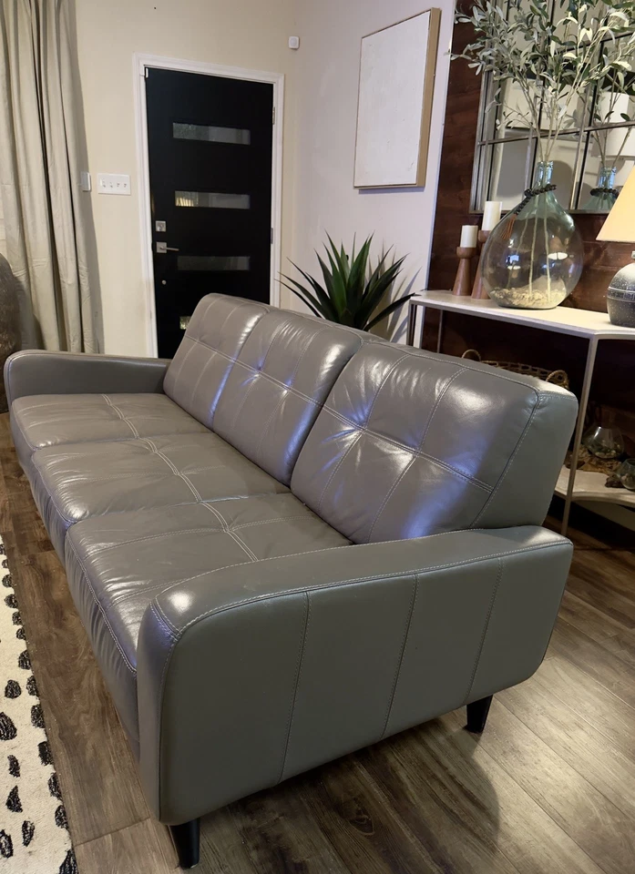 Chateau d'Ax Italian grey leather sofa in excelent condition. - Image 2 of 4