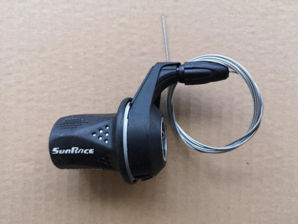 Sunrace TSM21 Twist Shifter Drehgriffschalthebel links, 3-fach Umwerfer - Bild 1 von 1