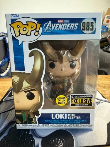 Funko Pop! Marvel LOKI with Scepter! GLOW! EE EXCLUSIVE FREE Protector GITD