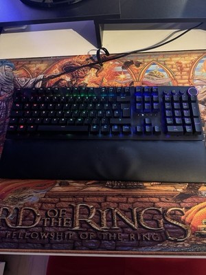 Razer Huntsman V2 TKL Gaming Keyboard Optical Red Switches Chroma RGB DE