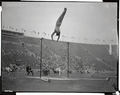 Olympic Horizontal Bar F Cumiskey - Photo shows F Cumiskey United - Old Photo