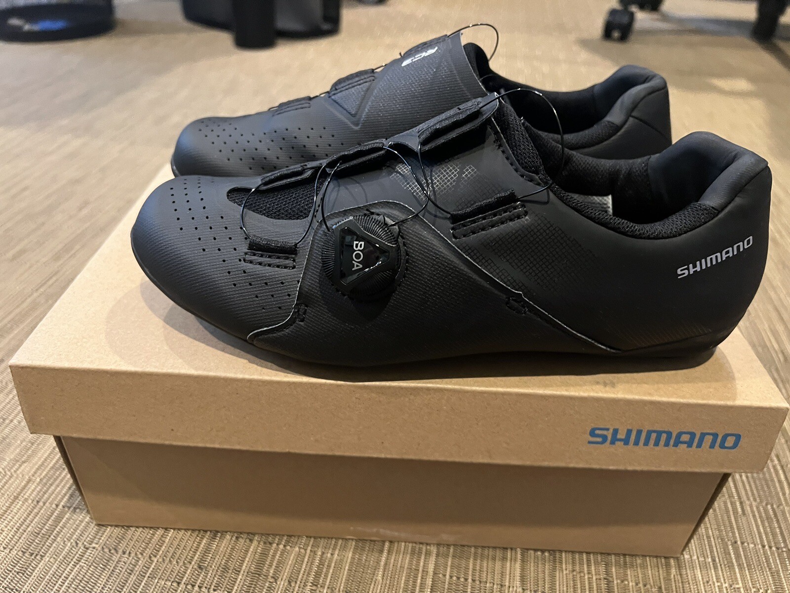 Shimano Dynalast SHRC300 cycling shoe size 40 Wide Cleats Not Included eBay