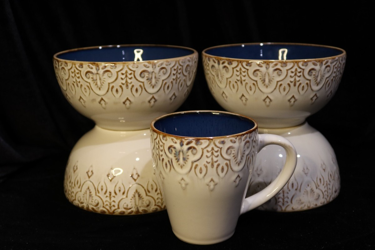 AMERICAN ATELIER GRANADA BLUE CENTER WHITE TAN EMBOSSED BORDER - Main Image