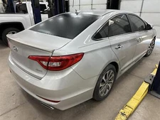 Used Front Right Door Assembly Front fits: 2015 Hyundai Sonata electric VIN 2 5t