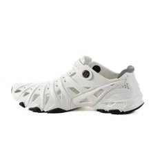 CROSSKIX 2.0 Closed Toe Whiteout Water Shoes (WHT)
