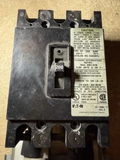 Eaton CC3200YJ 200A 240V 3 Pole Circuit Breaker - BLEMISHED 