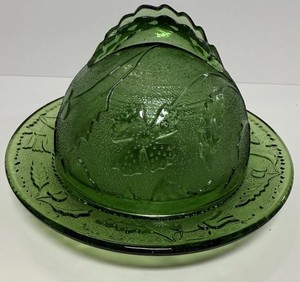 Gorgeous Vintage Green Depression Glass Butter Dish Delaware Design 5” Tall