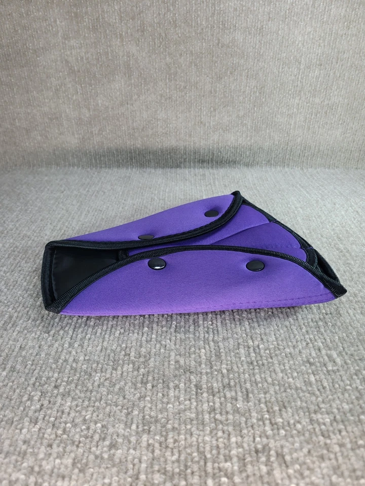 Posicionador de soporte de ajuste de cinturón de seguridad con cubierta de hombro anticuello para automóvil infantil Foto 3 de 4