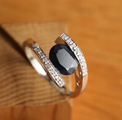 Bypass Ring Sapphire & Diamonds