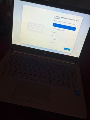 HP 14-cf2112wm 14'' (64GB eMMC, Intel Celeron N4120, 1.10GHz, 4GB RAM) w Charger.