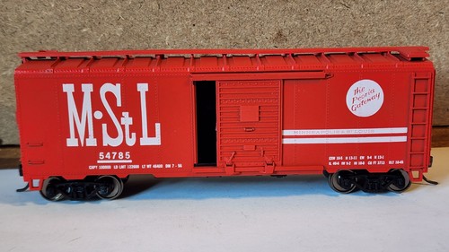 Minneapolis & St Louis RR 40' SD Boxcar 54785 Kadee ruedas de metal Athearn RTR HO | Zustand: Used