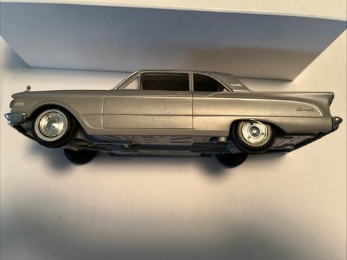 1961 Mercury Comet Plastic Promo Model 1/25 Scale Silver - Picture 5 of 10