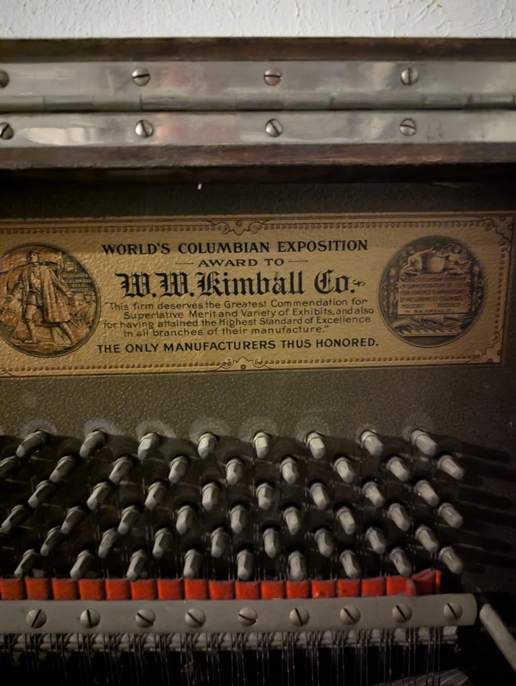 Piano kimball vertical antigo - Imagem 3 de 4