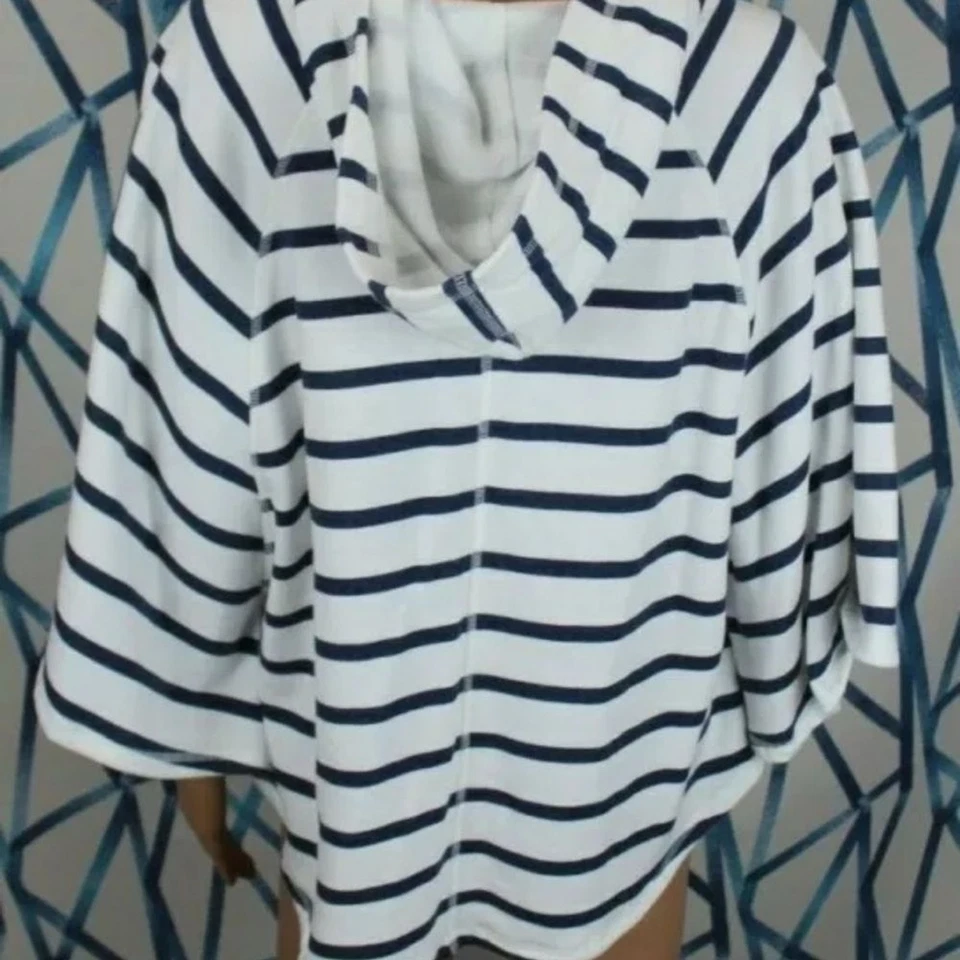 Poncho con cordones sudadera con capucha Victoria's Secret Supermodel Essentials talla XL Foto 4 de 4