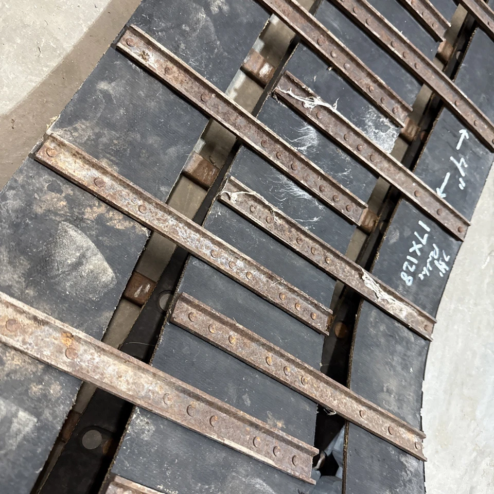 1973 1974 75? Arctic Cat Panther 440 Panther Vintage Snowmobile Track 128x17 - Image 2 of 4