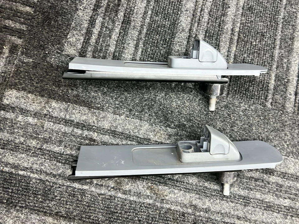 2011 福特 F-350 F 系列拾音器安全带高度调节器 — 第 2/4 张图片