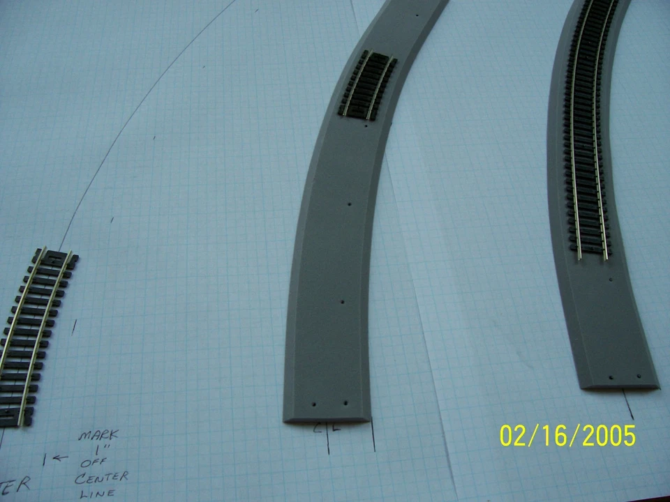 O Scale Roadbed Gray Sound Foam 5 Pieces (30') (Free Sample) cork replacement - Image 4 of 4