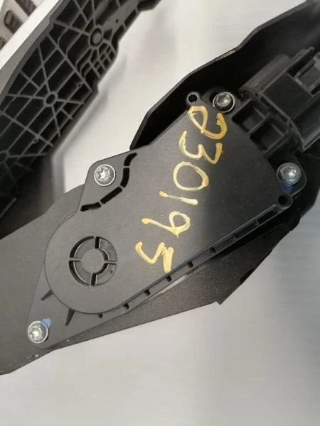 Nissan 370Z 2010 acelerador freno gasolina embrague pedal juego completo fabricante de equipos originales 2009-2020 Foto 4 de 4