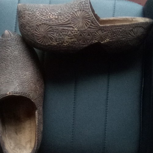 VTG Antique Dutch Wooden Clogs Traditional Hand Carved Klompen Shoes 10 Inch
