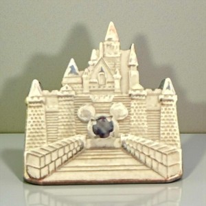 Disneyland - Cast Member - Disneyland Spirit Award Pins (Silver/Gemstone)