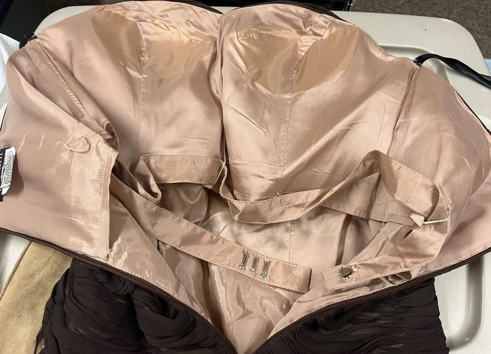 Vestido Jovani Sin Tirantes Chocolate Fruncido Floral Encaje Talla 12 Foto 4 de 4