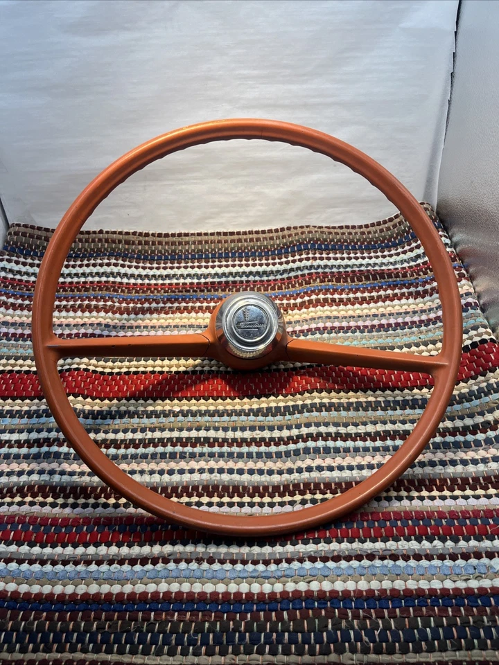 Chevrolet Corvair 1961 1962 1963 OEM volante de 2 radios botón de bocina Foto 4 de 4