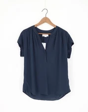 VELVET By Graham & Spencer Short Sleeve V Neck Top Navy M $143 A3 199