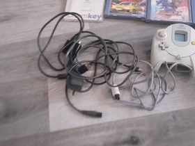 Sega Dreamcast Vintage Console with Video Game Complete Set-Up
