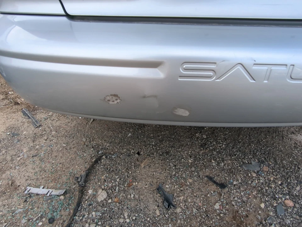 Saturn Saturn S Series Rear Bumper Assembly Oem UM80O - Imagem 3 de 4