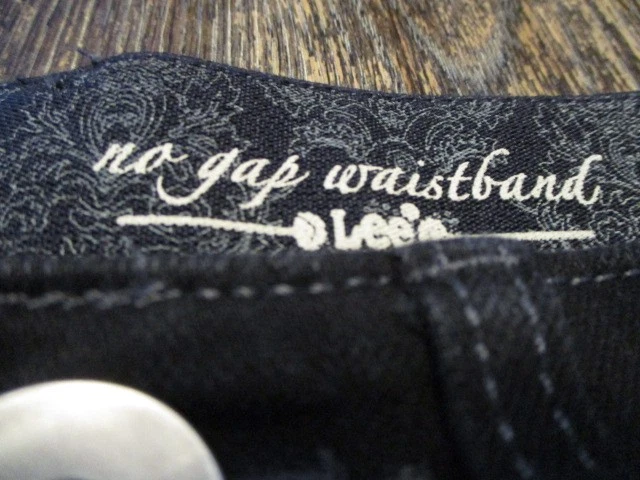 LEE NO GAP CINTURA JEANS EN NEGRO, PIERNA RECTA TALLA 6P Foto 2 de 3