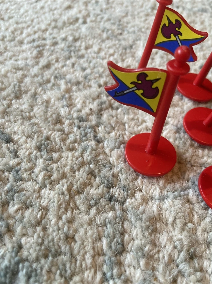 Ballestas y catapultas 5 banderas pegatinas en postes equivocados 1983 junto al lago Foto 2 de 4