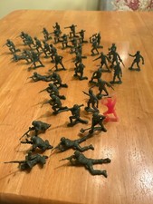 Lot of 29 US Army Men Plastic Toy Soldiers Vintage Free Shipping