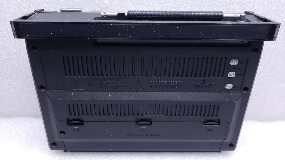 Radio AM/FM de colección GE General Electric Superadio II modelo 7-2885B #99 Foto 2 de 4